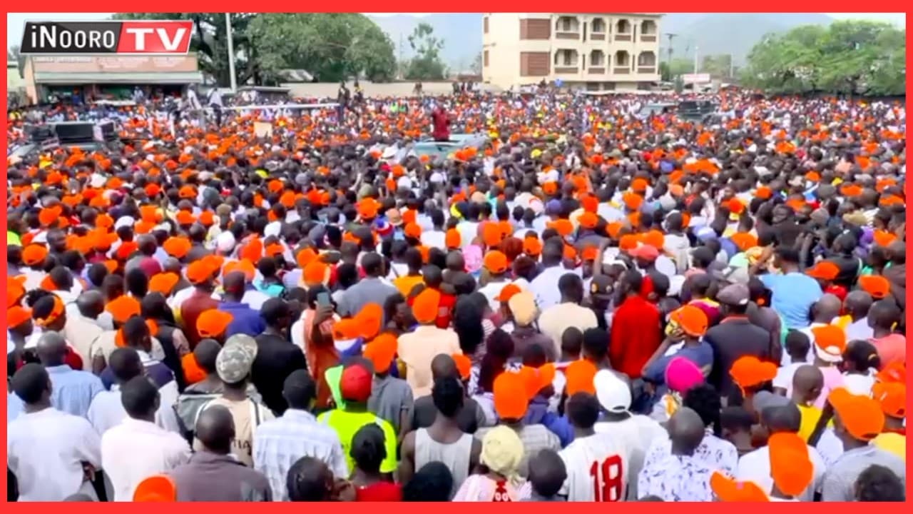 Ruto kwambũrũrũkĩra Uhuru na kuuga nĩ arathoga thirikari yake na ndamũnyitire mbarũ