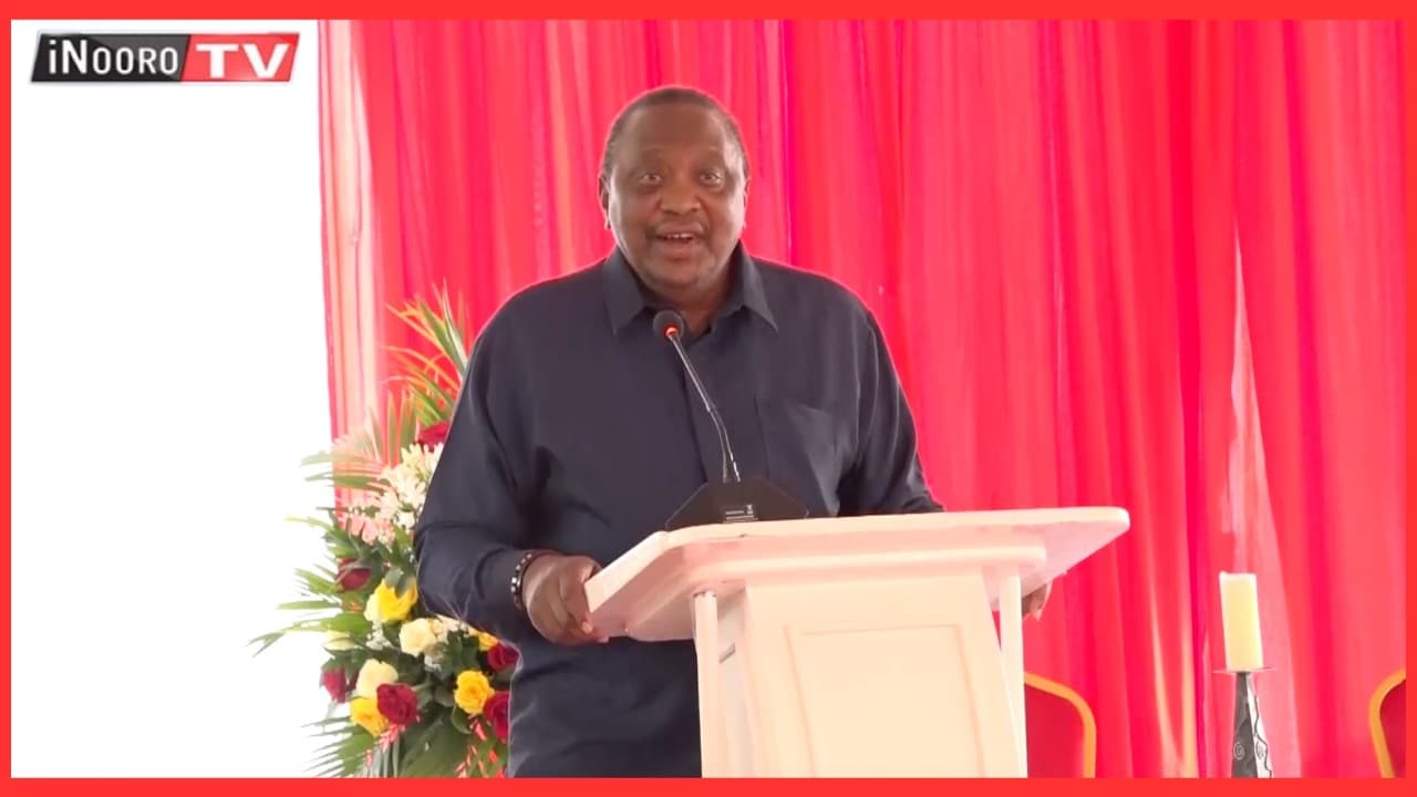 ĨĨ NĨ NIĨ 'SPONSOR!' Uhuru kũnyũrũria mĩario ya Ruto ya kuuga nĩwe ũrahe mũng'ethanĩro ũteithio