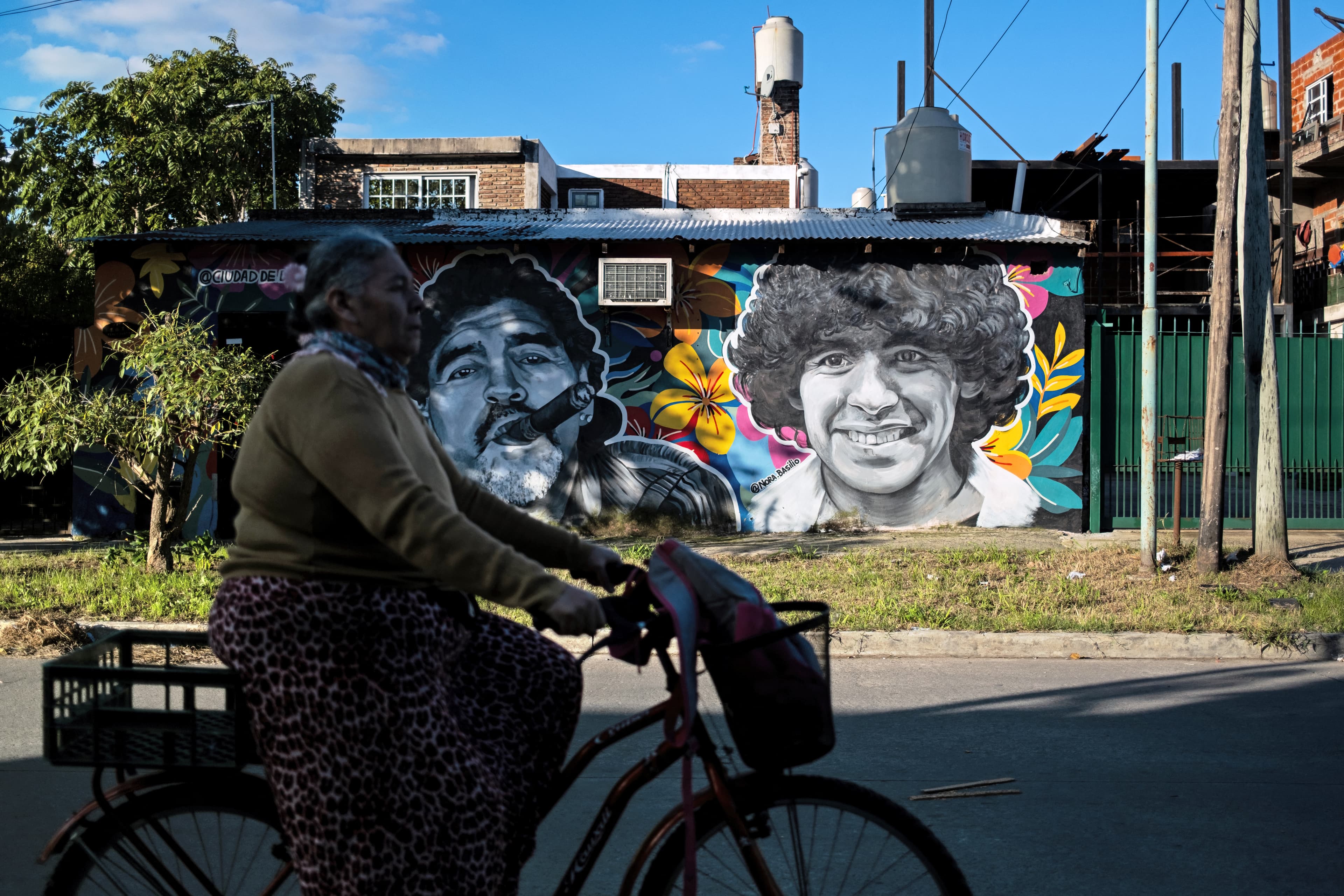Closing arguments begin in Maradona death trial