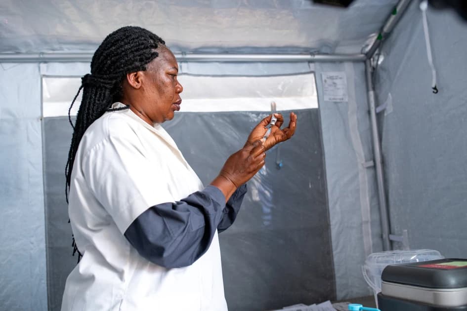 How Ebola contact tracing works and why the 21-day window matters