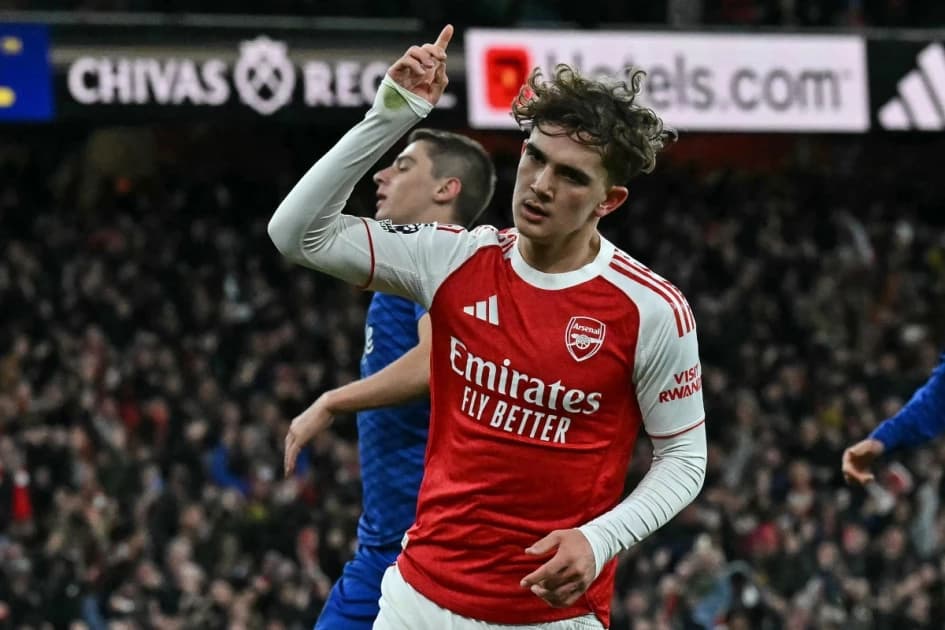 Arsenal boss Arteta fires 'Disneyland' warning at Dowman after Fleetwood red card