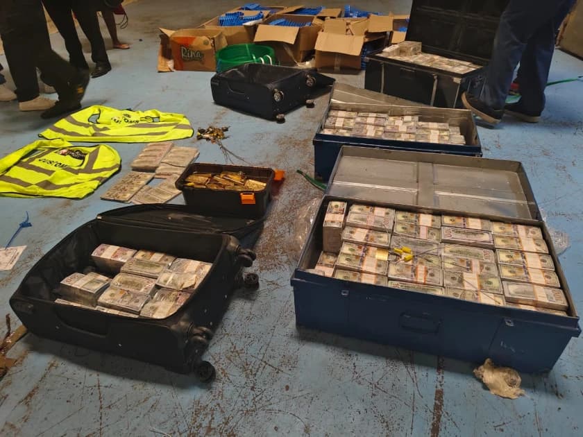 3 police officers among 13 suspects arrested over fake gold scam