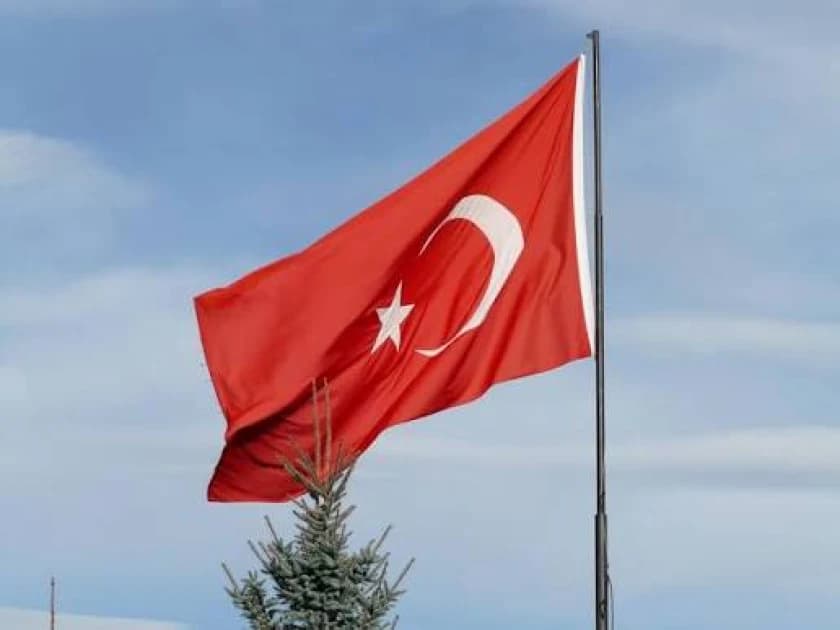 British tourist held for spitting at Turkish flag: report
