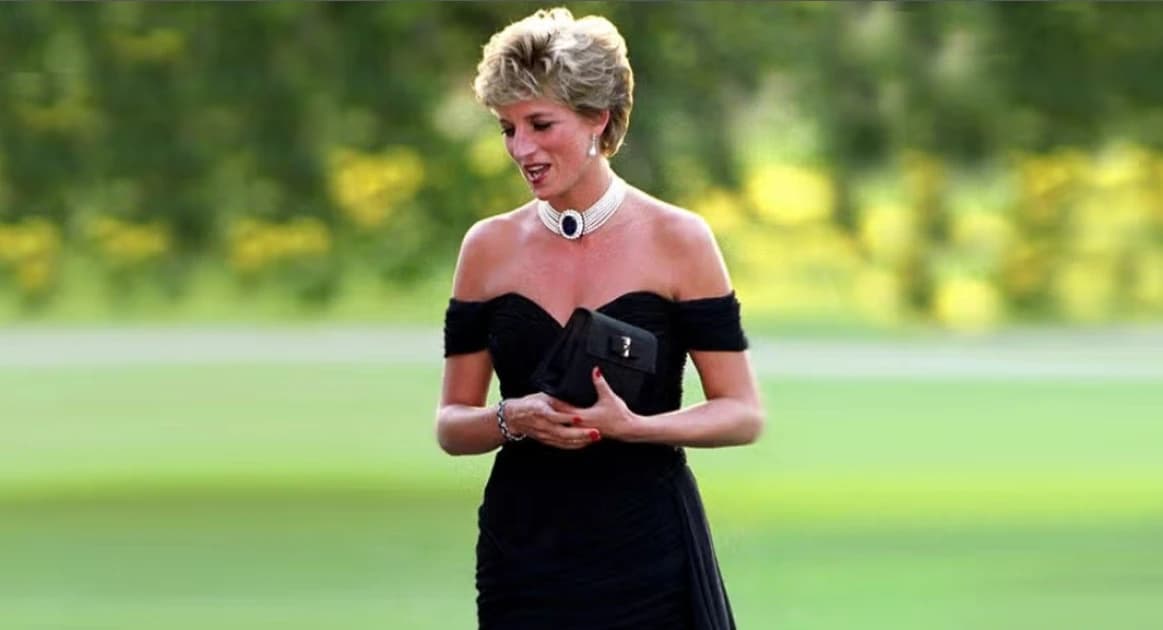 Princess Diana's famous 'revenge dress' to fetch around Ksh.38M in New York auction