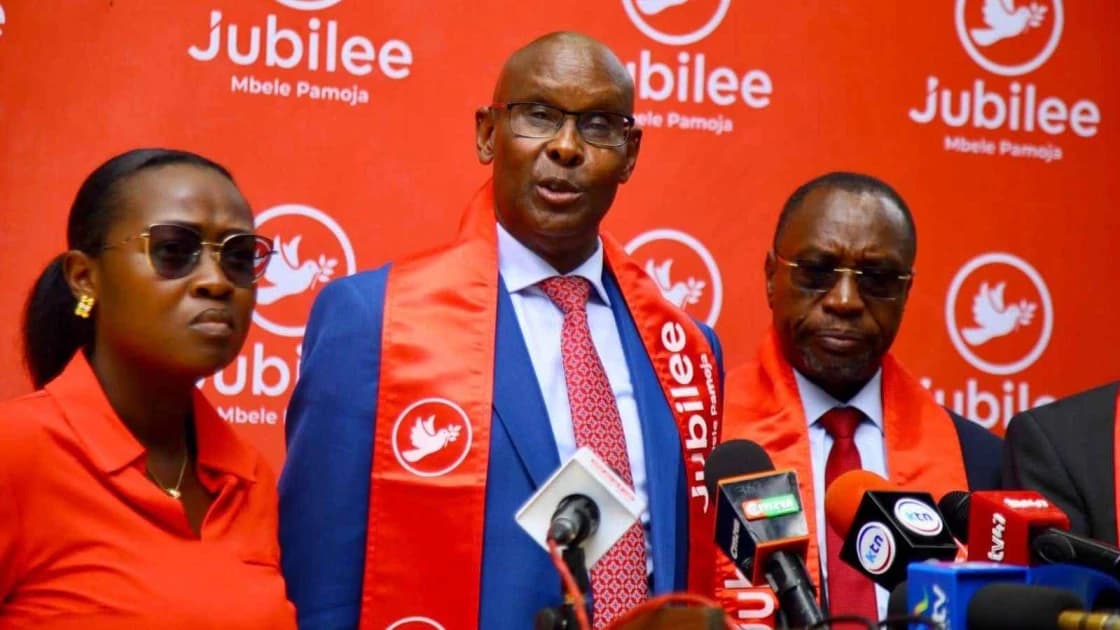 Blinded by power! Jubilee hits back at Ruto after attacking Uhuru