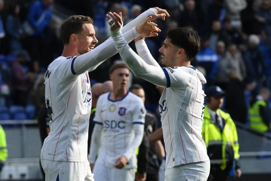 Neto double gives Chelsea win over Everton