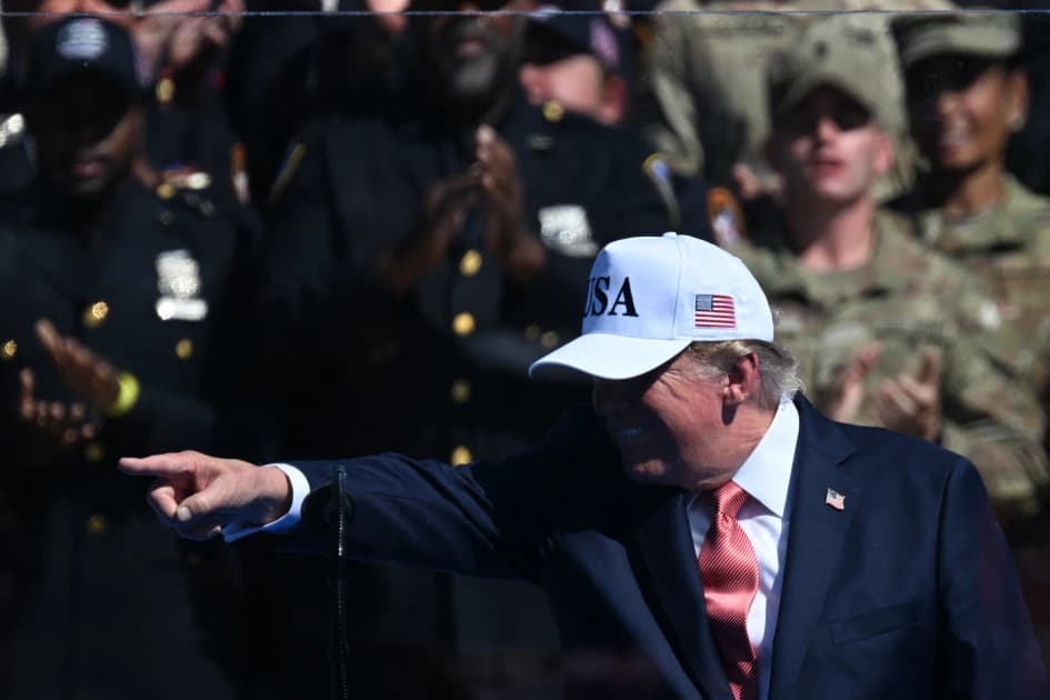 Trump gave Ksh.5.8 million cash gift to 'human printer' aide: US media