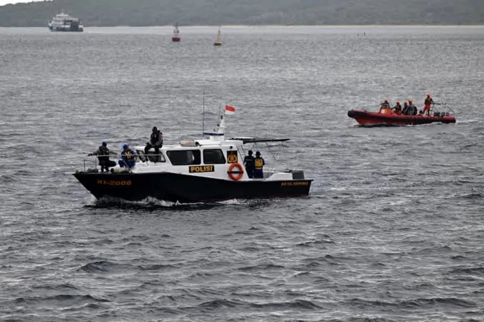 Contact lost with Indonesia ferry carrying 243 in bad weather: rescue agency