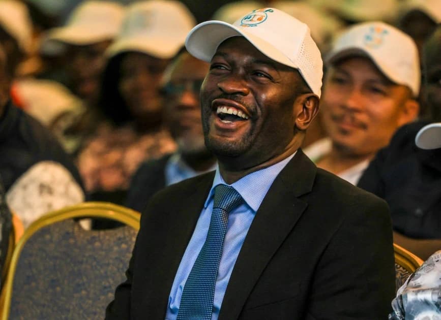 Sifuna laughs off Mudavadi’s dismissal of his presidential ambitions