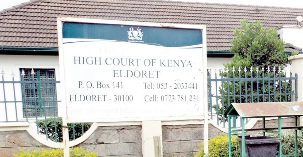 A day in jail for lorry driver found transporting logs without a permit
