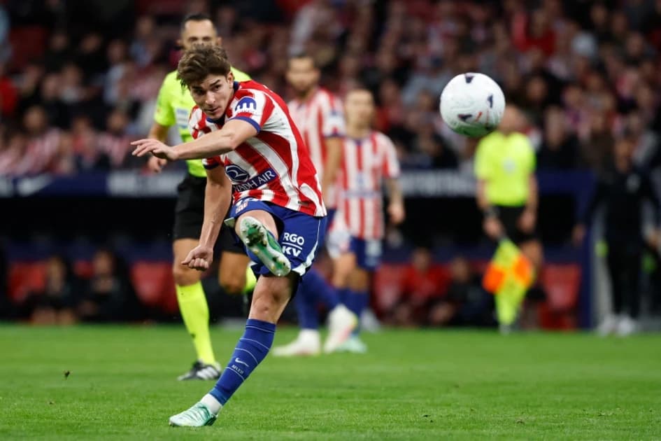 Alvarez apologises to Atletico fans after summer exit attempt