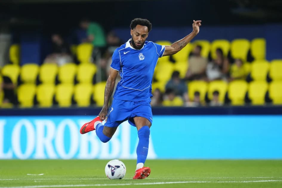 Aubameyang to miss two months for Deportivo after knee surgery