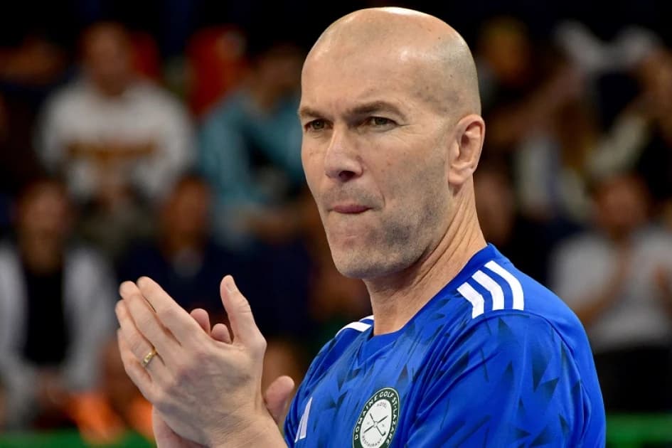 Zidane gets down to work as France start new era