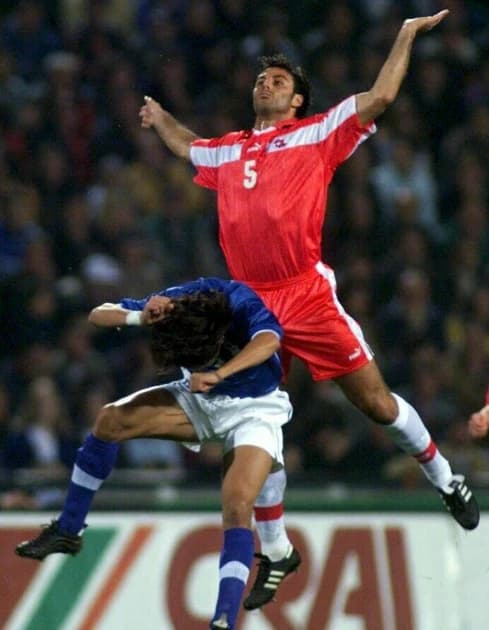 Former Spurs defender Vega declares intention to run against Infantino