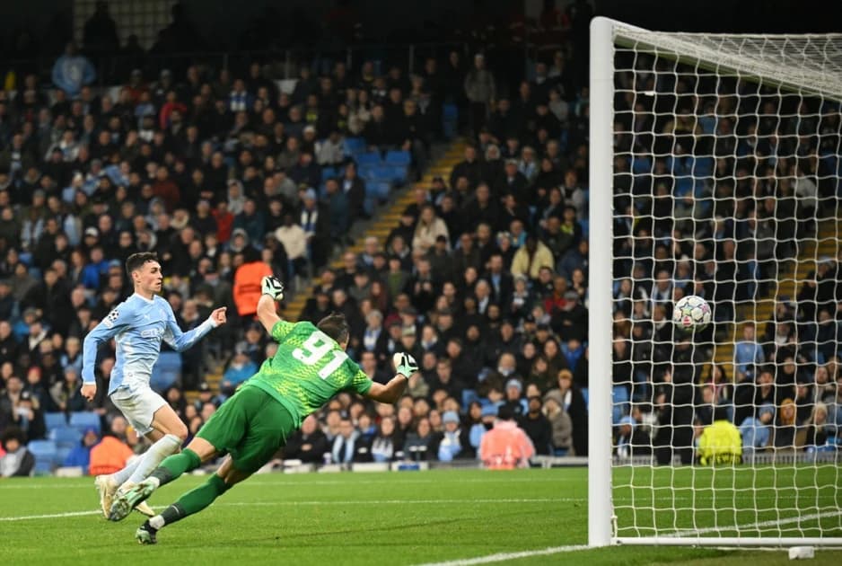Foden hat-trick fuels Man City rout of AEK Athens