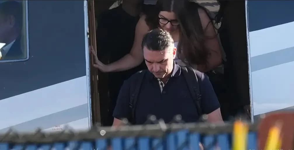 Brazilian presidential candidate Flavio Bolsonaro lands in Miami after election defeat