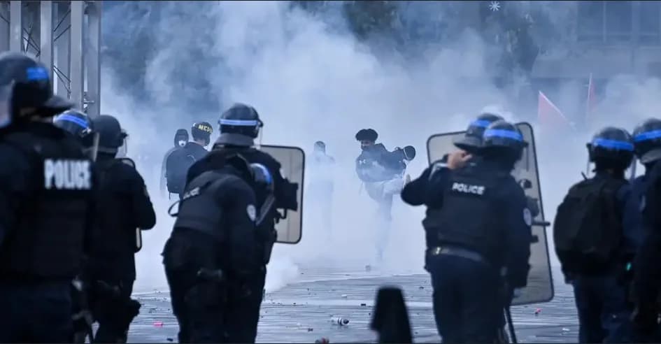 France moves to make protesters pay for riot damage with fines of up to Sh1.45 million