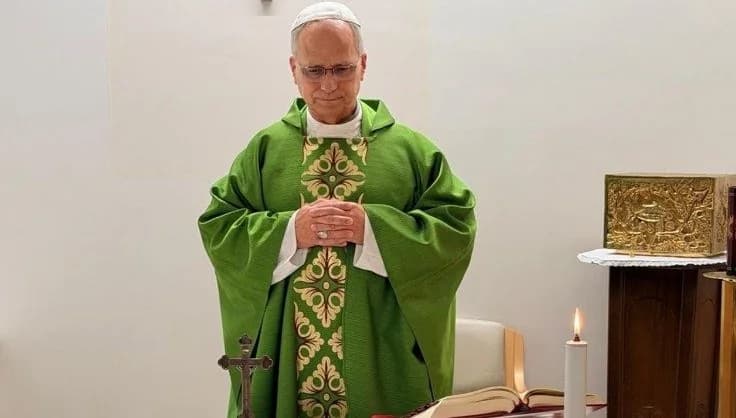 Pope Leo XIV celebrates Mass in hospital after lung cancer surgery
