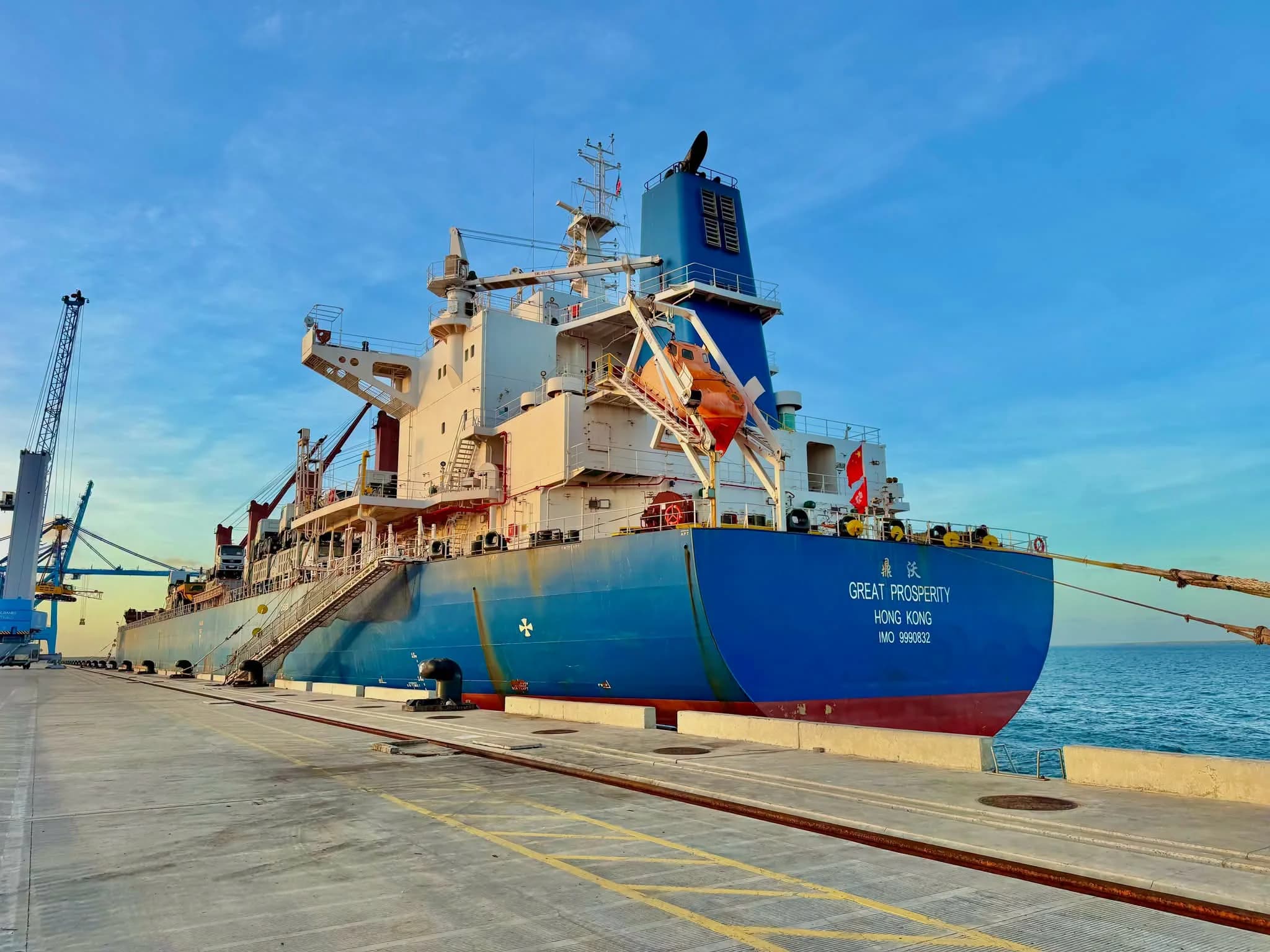 Second shipment of heavy machinery arrives in Lamu for Sh2.2 trillion Dangote refinery