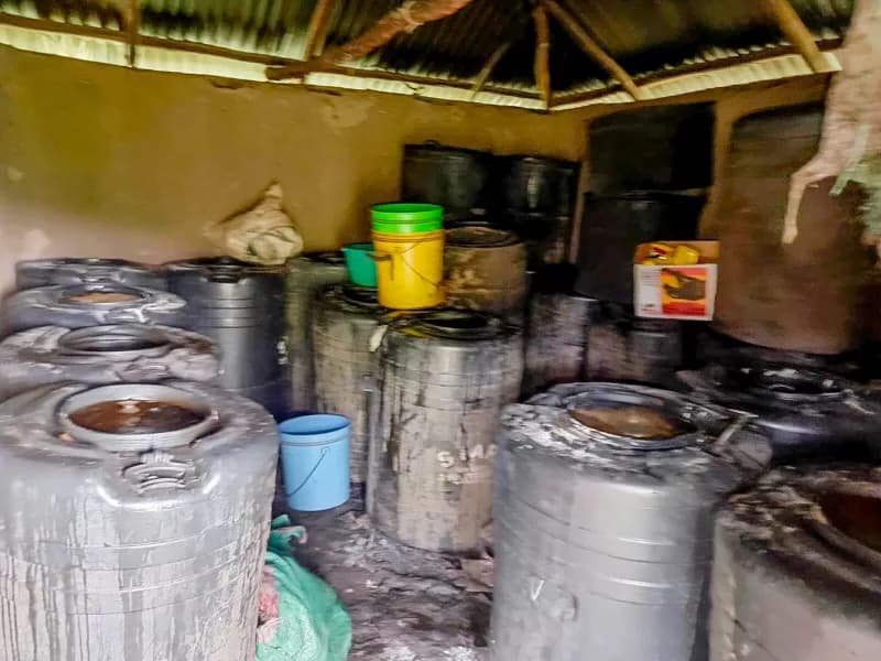 Police destroy over 6,000 litres of illicit brew in Kisii