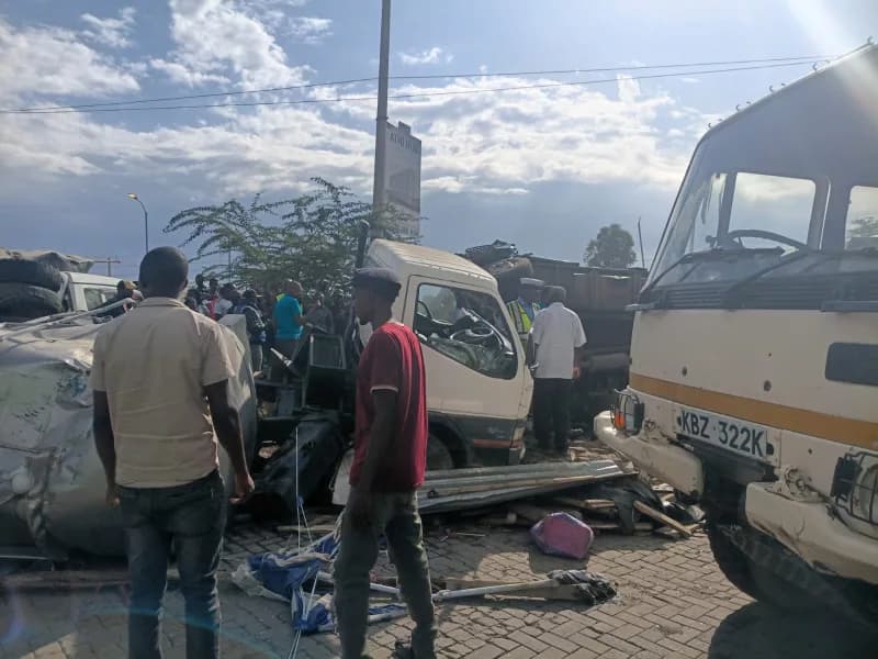 Several injured as water bowser rams into matatu on Nairobi-Mombasa highway