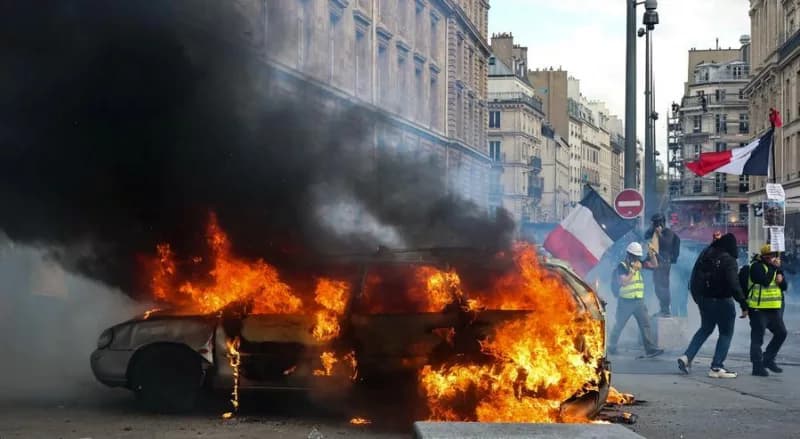 Macron accuses foreign leaders of exploiting French riots