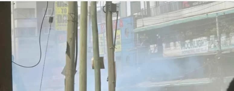 Eastleigh building collapse: Police fire tear gas as crowd blocks rescue efforts