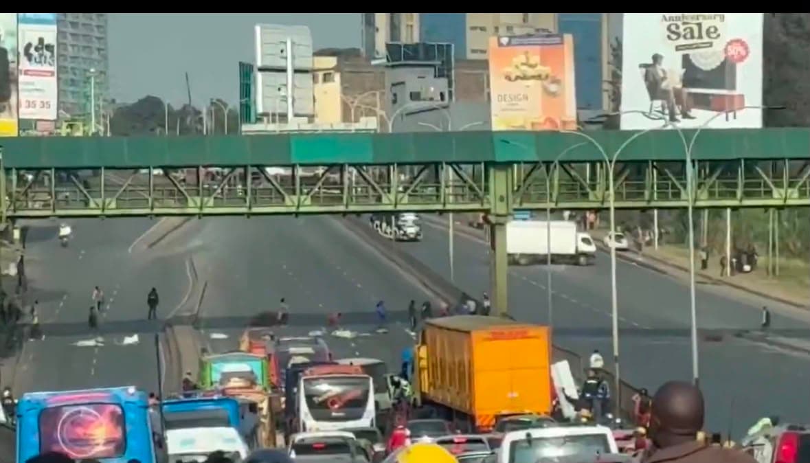 Armed goons block Thika Road after demolitions in Pangani