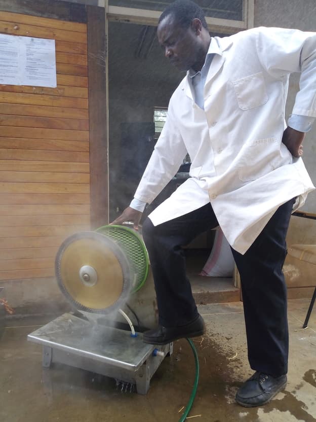 Locally modified machine that controls mushrooms humidity, keeping off deadly disease