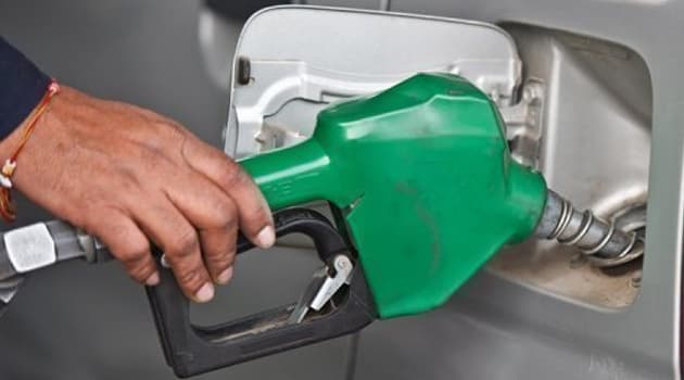 Israel announces fuel tax cut to reduce record gas prices