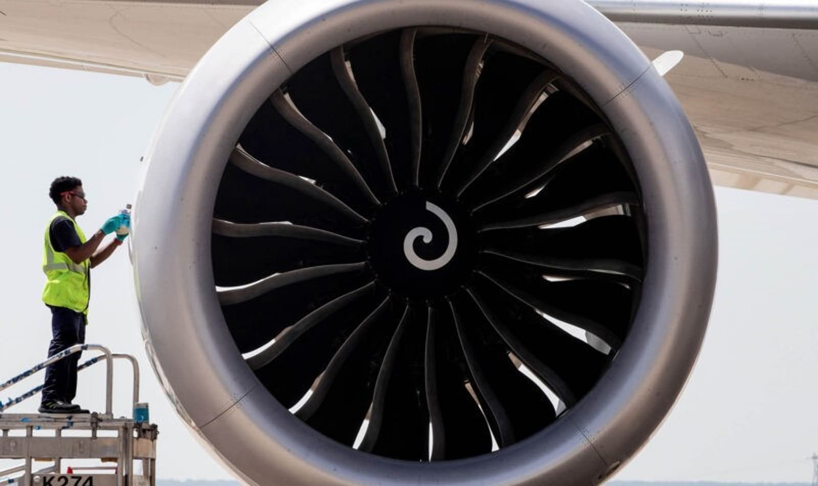 9 KQ Dreamliners’ engines maintenance to cost Sh34 billion over time