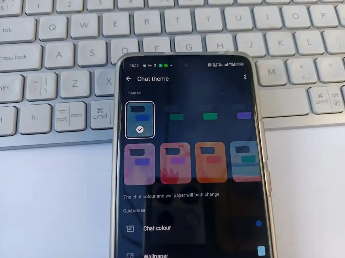 How to Change Your WhatsApp Chat Theme Color