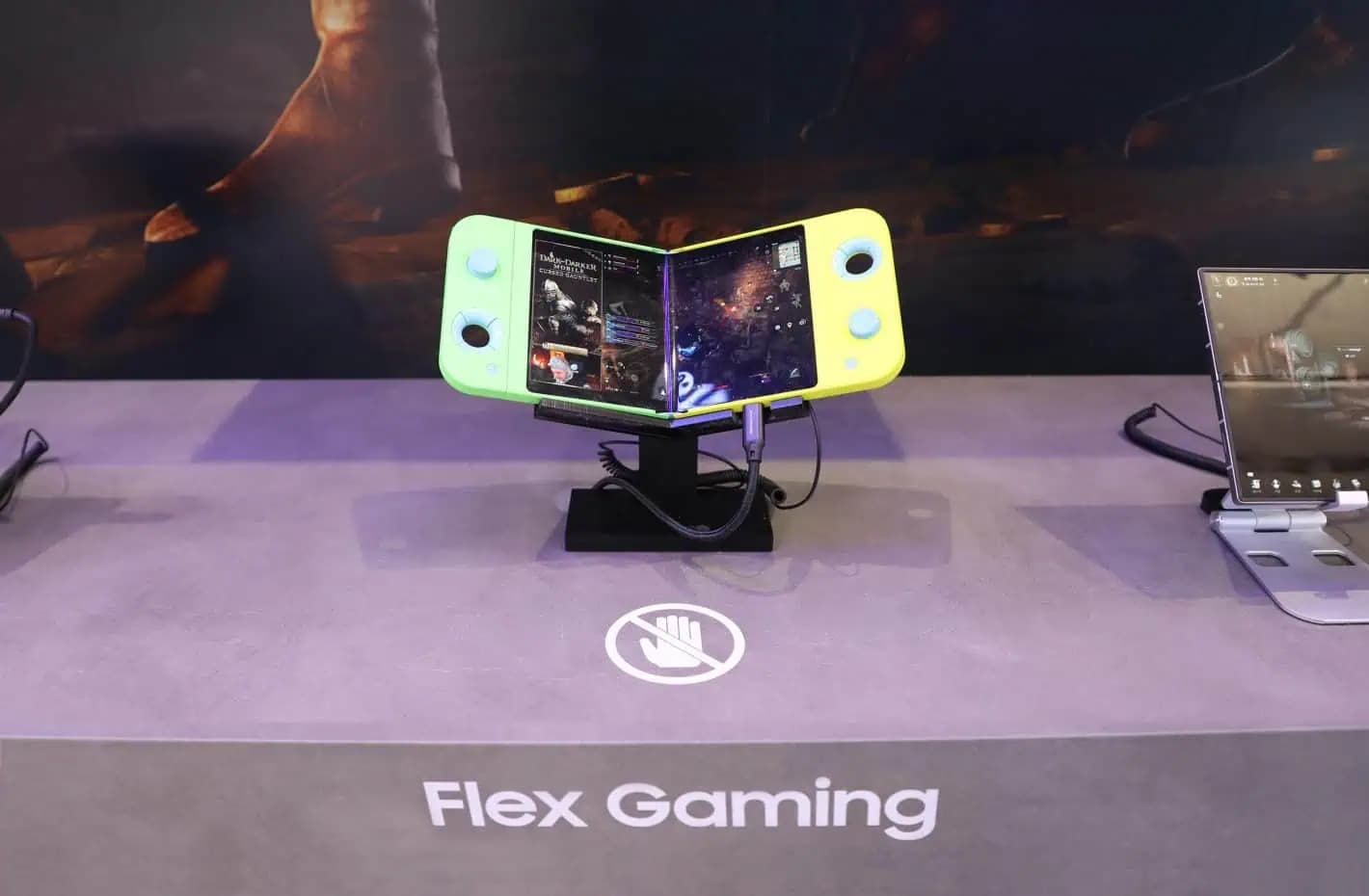 Samsung Unveils ‘Flex Gaming’ Handheld Concept at MWC 2025