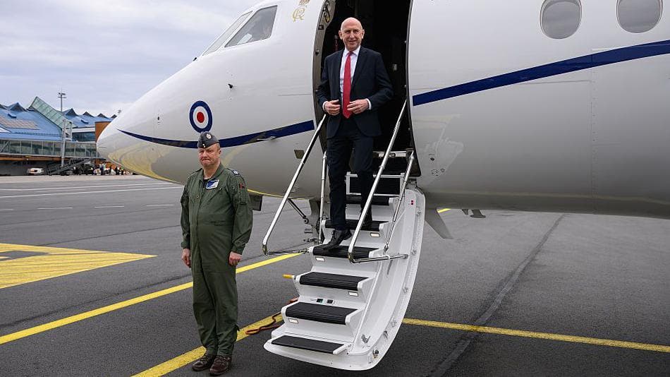 RAF jet carrying defence secretary has signal jammed near Russian border