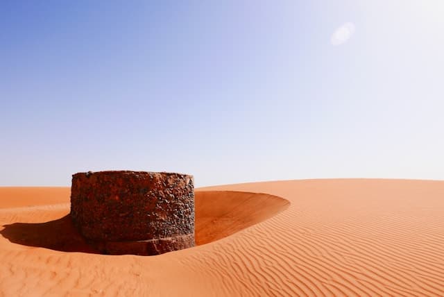 Nearly 50 people die of thirst in Sahara desert after lorry breaks down