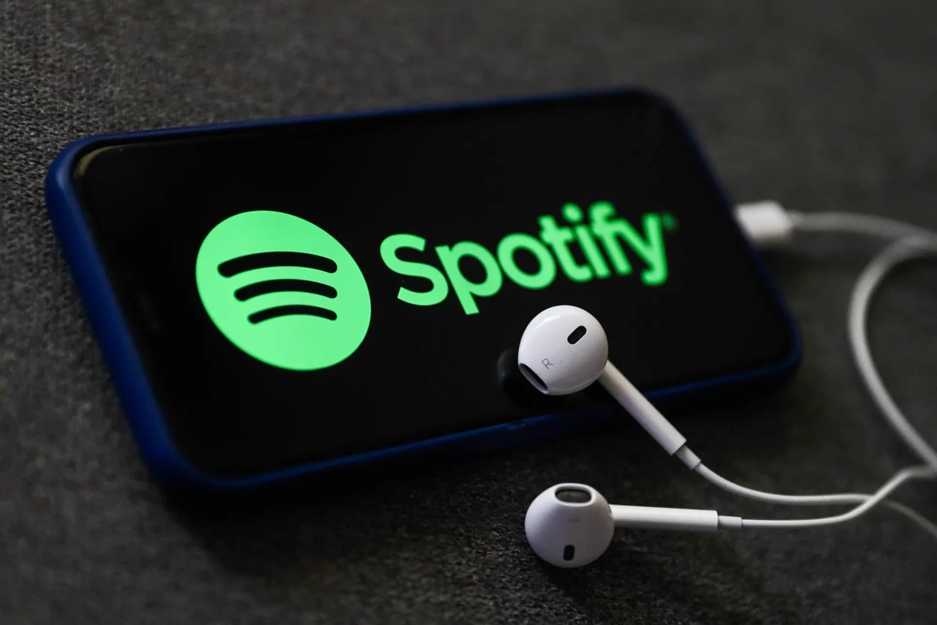 Spotify and Warner Music Group announce multi-year deal to boost artists revenue