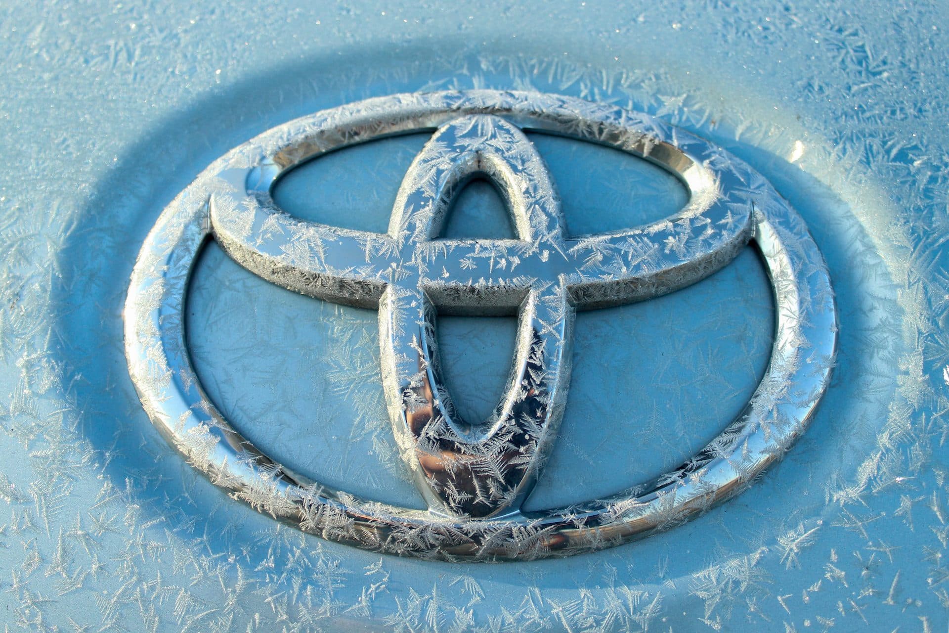 Server Glitch Freezes Production of 13,000 Toyotas