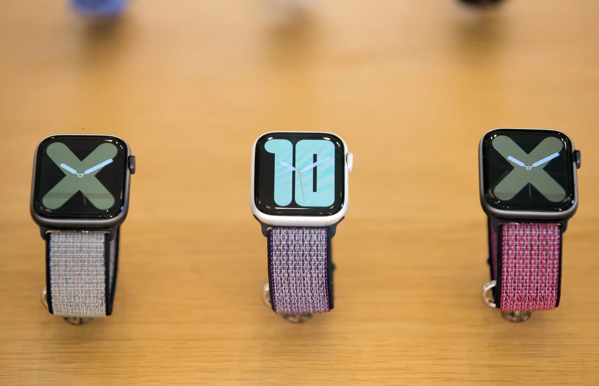 Smartwatch Boom Stalls as Apple Watch Leads Global Market’s First-Ever Decline