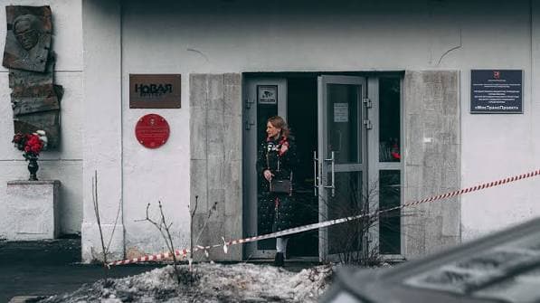Prominent Russian newspaper shuts down under pressure from authorities