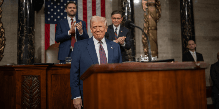 Trump’s “DOGE Purge” Stuns Washington as 8,000 Federal Workers Face Sudden Firings