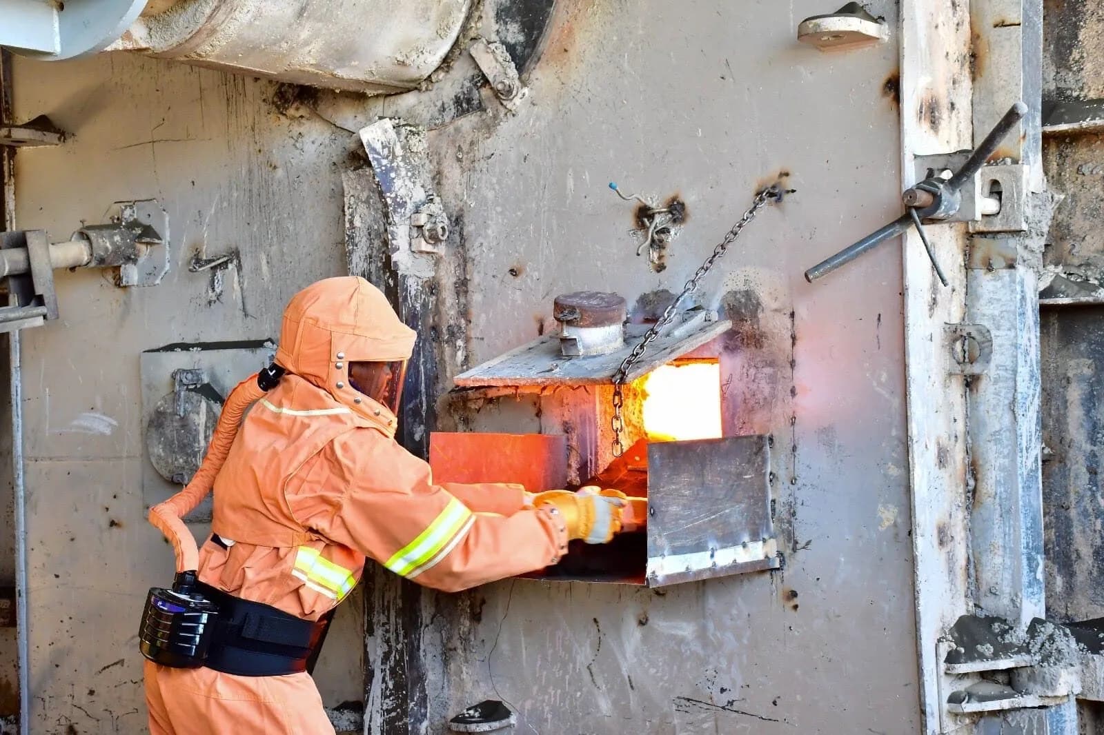 Sh8.2bn meth haul incinerated under court supervision as 6 Iranians stand trial