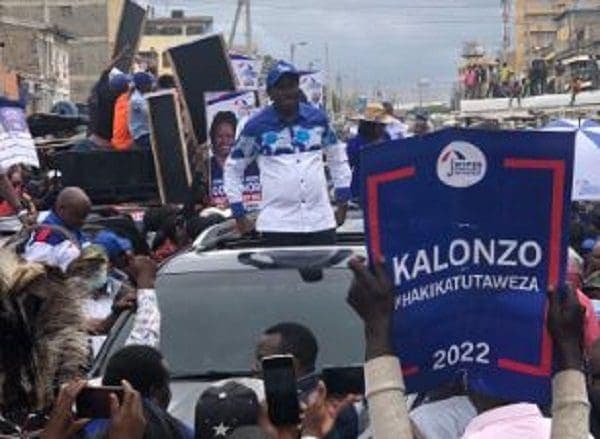 Kalonzo wants talks with Uhuru and Raila over running mate issue