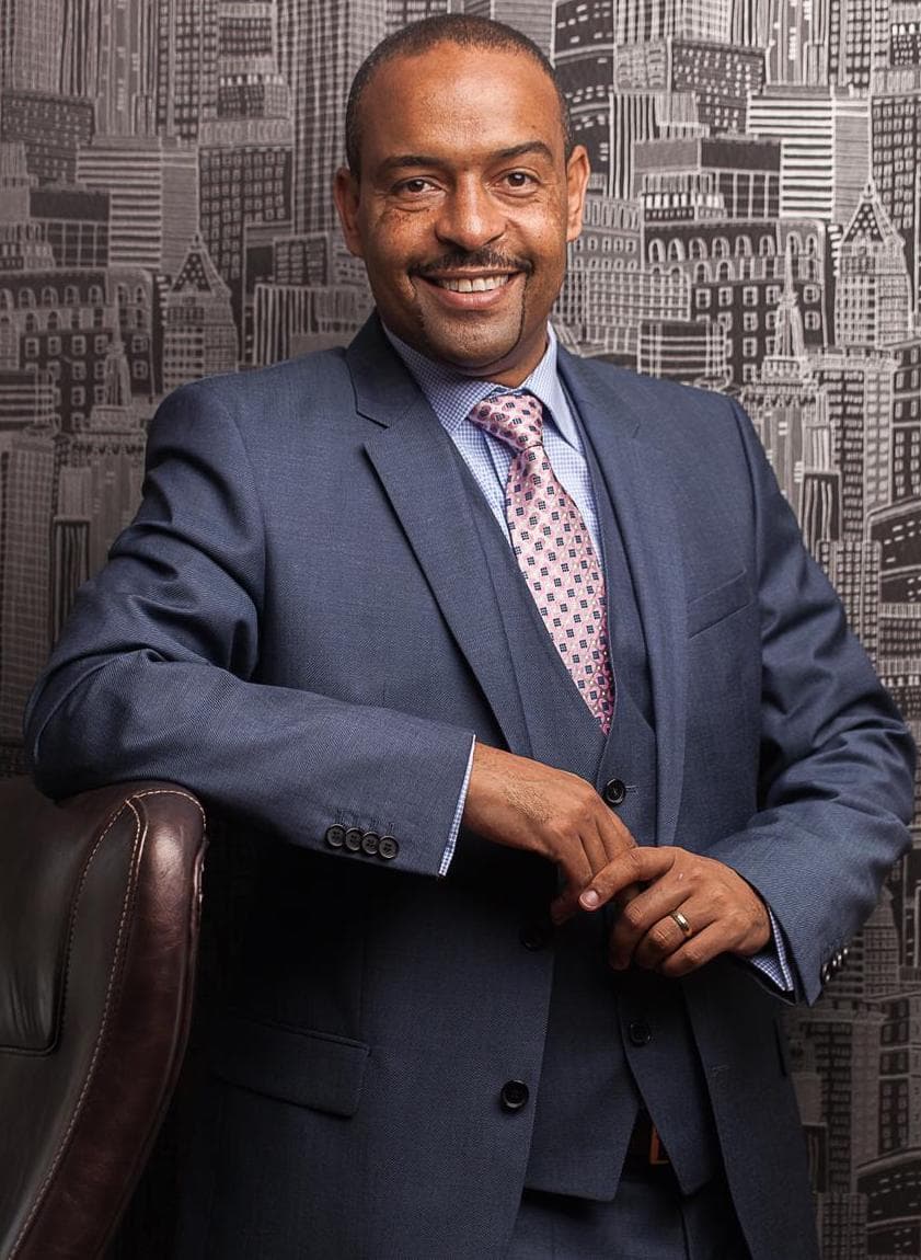Kenyan Billionaire Offers Higher Bid in Battle for Bamburi Cement