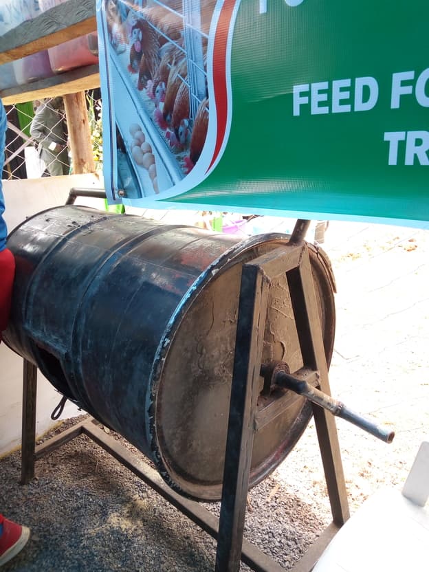 Manual chicken feed mixing machine cuts buying cost by 30-50 per cent