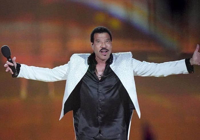 The Life of Lionel Richie: Fame and Personal Challenges