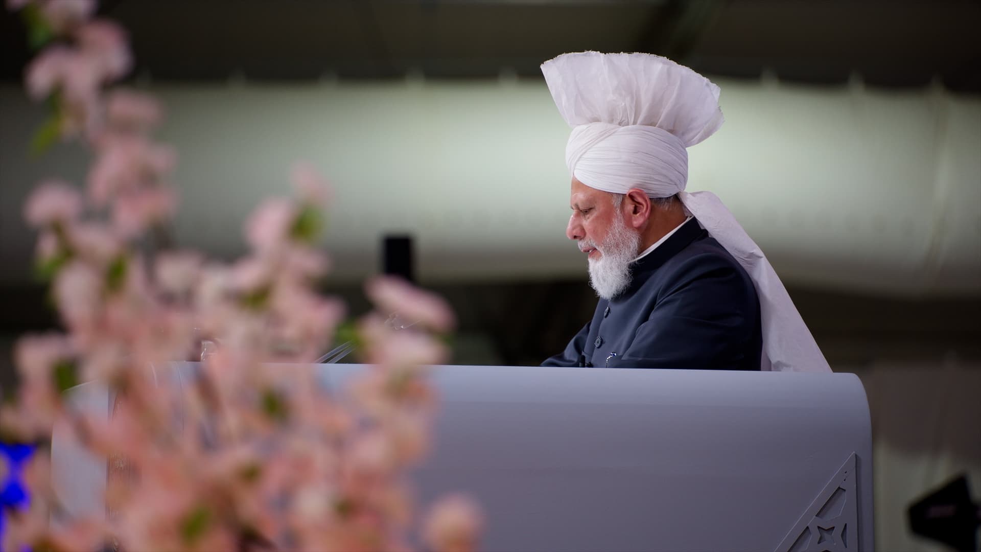 Ahmadiyya Muslims convene in UK for annual global spiritual gathering