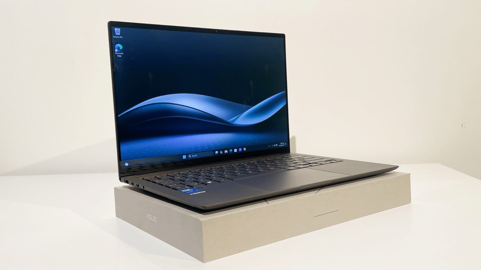 ASUS Zenbook S14 UX5406SA Review: The Best Ultrabook of 2024?