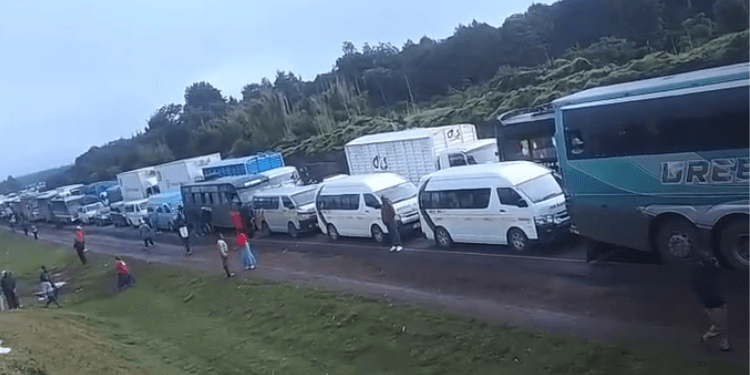 Motorists Stranded for Hours after Traffic Snarl-Up on Naivasha–Nakuru Highway