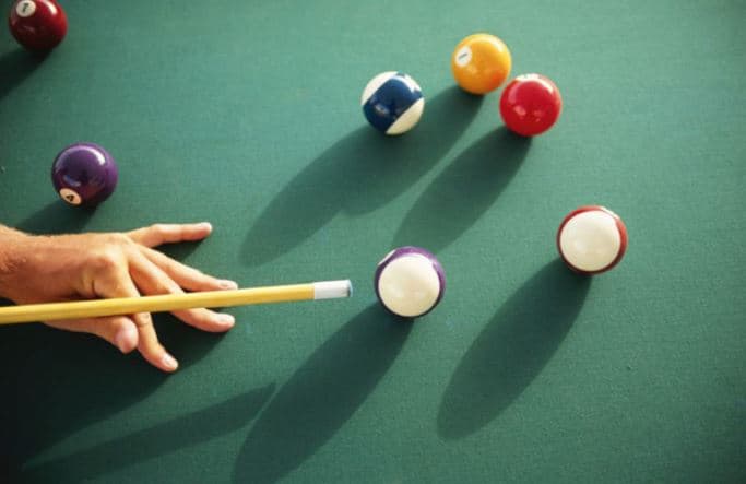 Pourquoi la rotation est plus importante que la force au billard