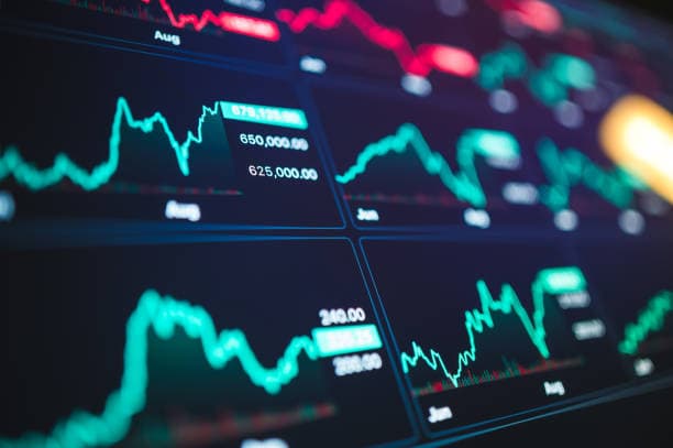 Metatrader 5 and the Kenyan Shilling: How Retail Traders Navigate Currency Volatility